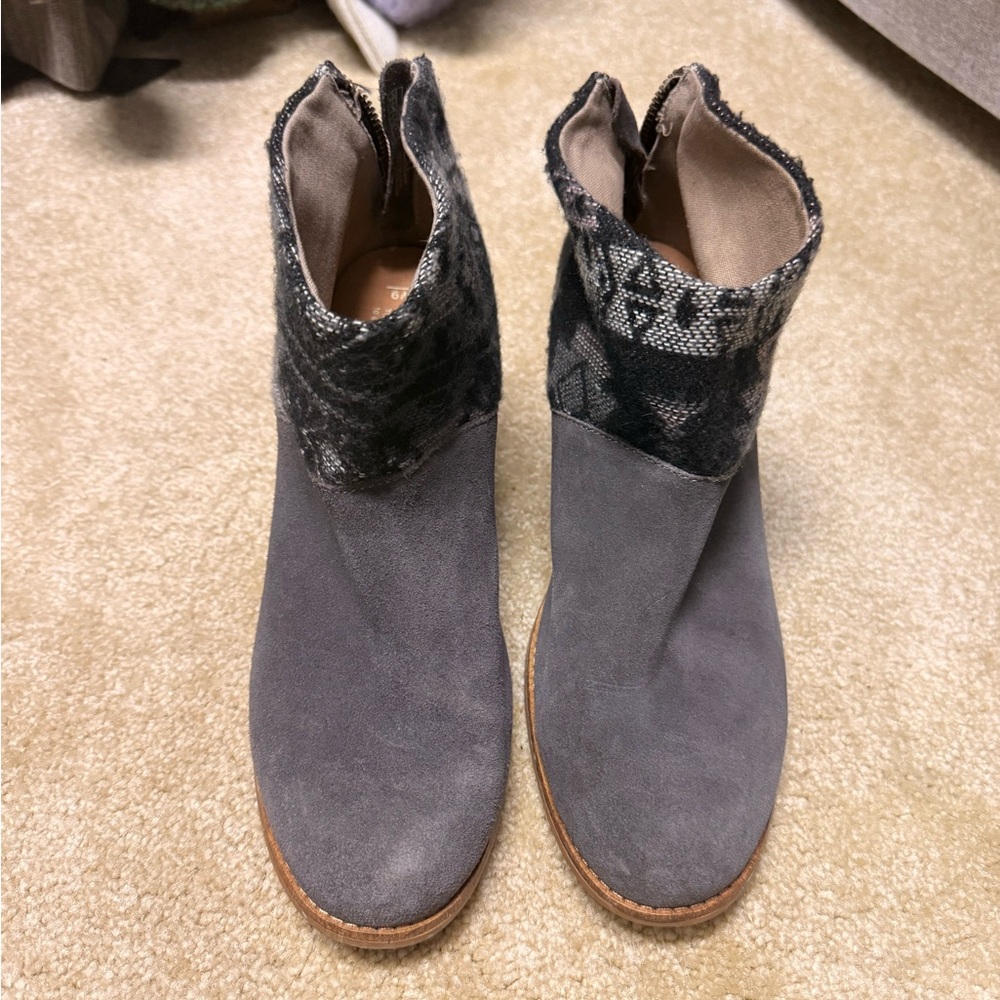 Toms Grey Southwestern Printed Ankle Boots Size 9